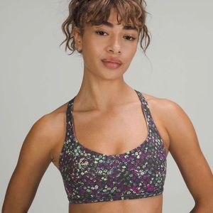 Lululemon Free to Be Bra
Wild *Light Support, A/B Cup -Fleur Motion Multi size 6